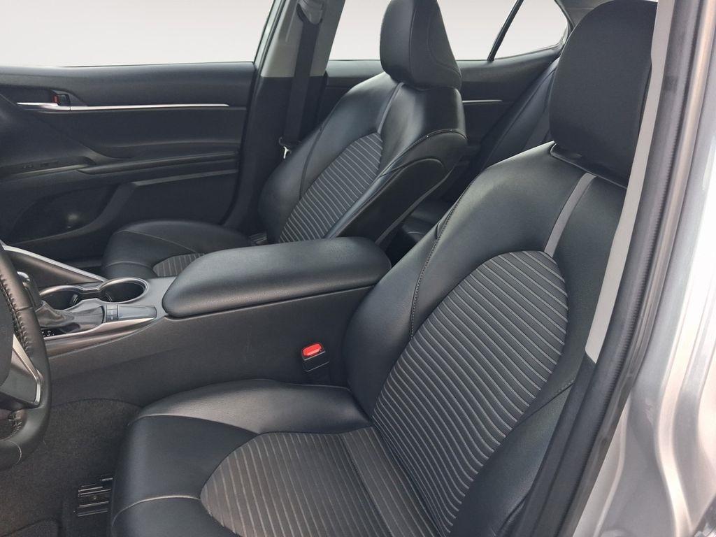 Toyota Camry  2023