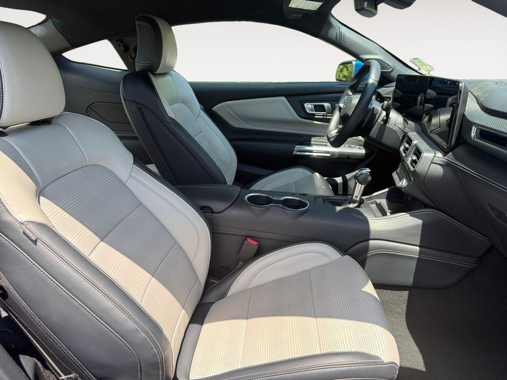 Ford Mustang  2024