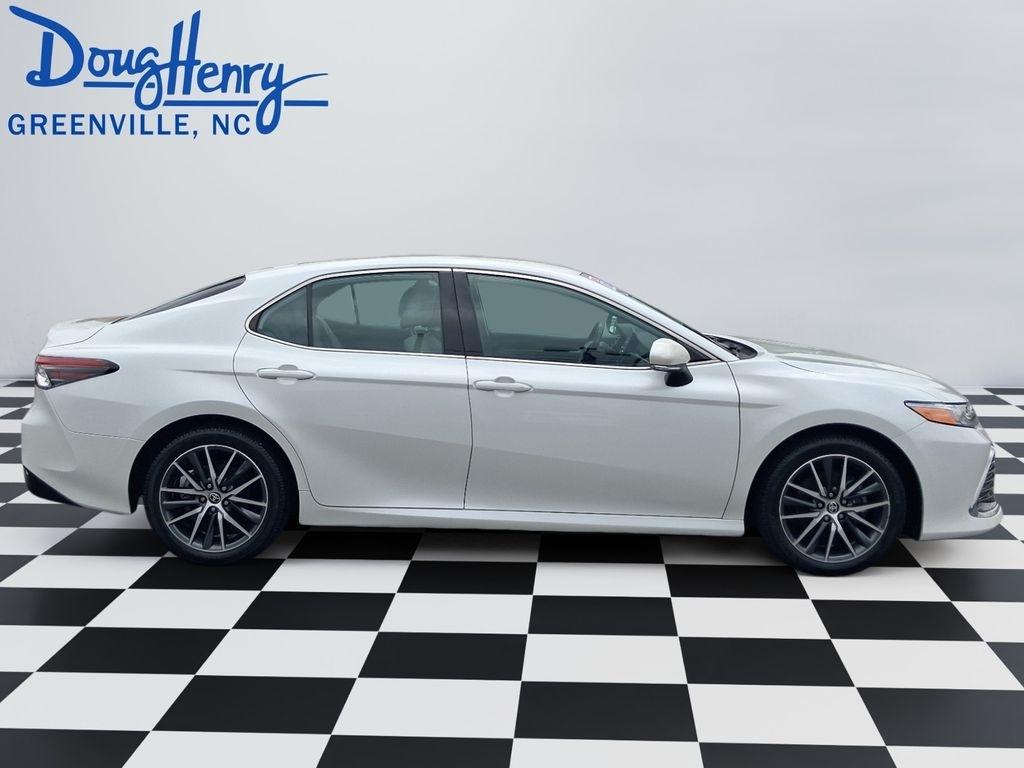 Toyota Camry  2023
