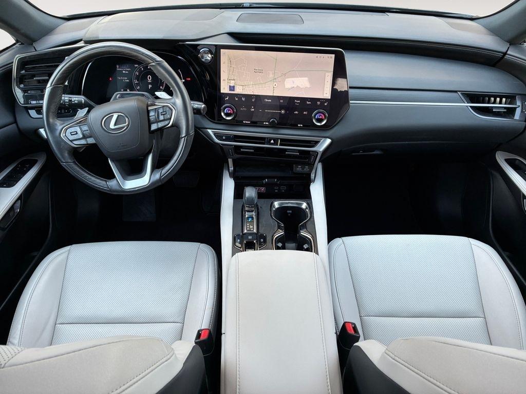 Lexus RX  2024