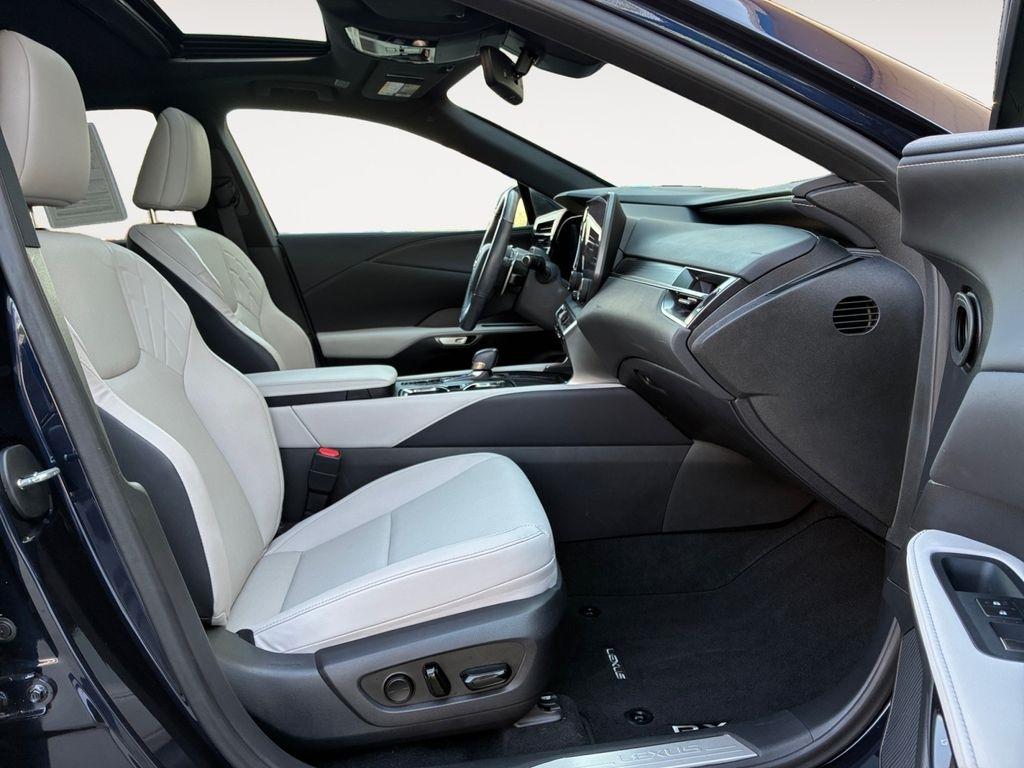 Lexus RX  2024