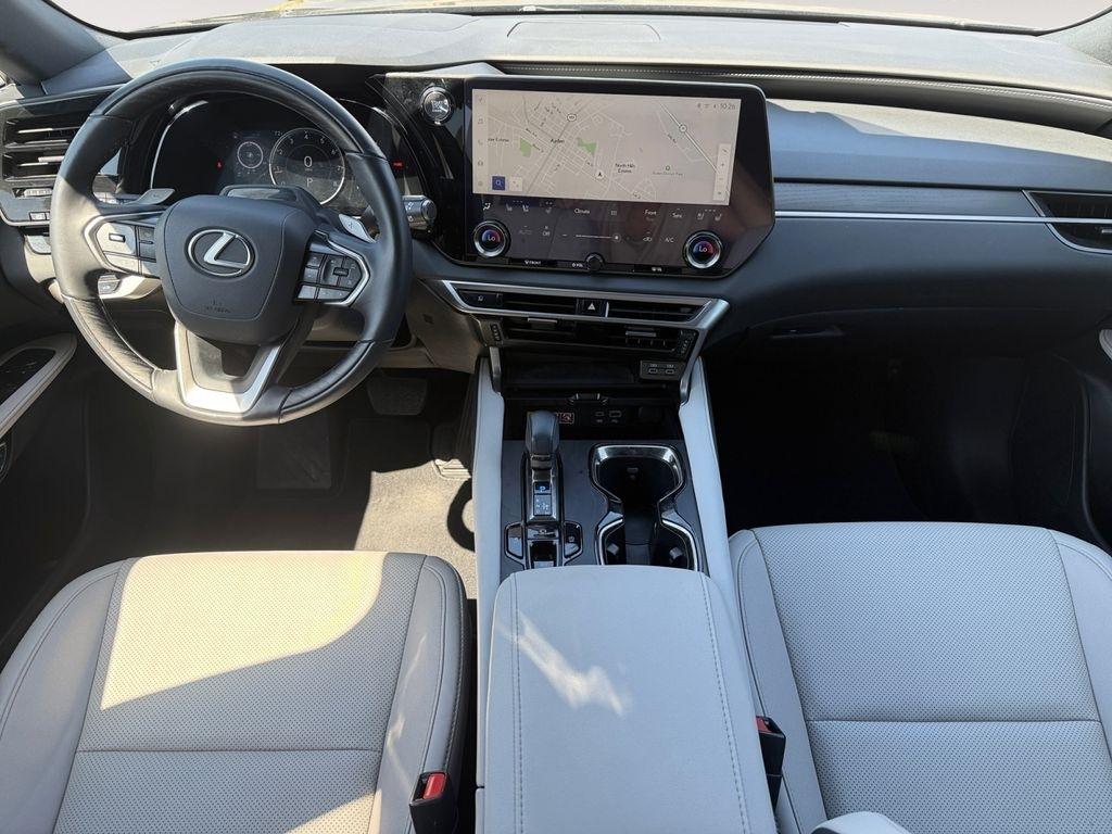 Lexus RX  2024