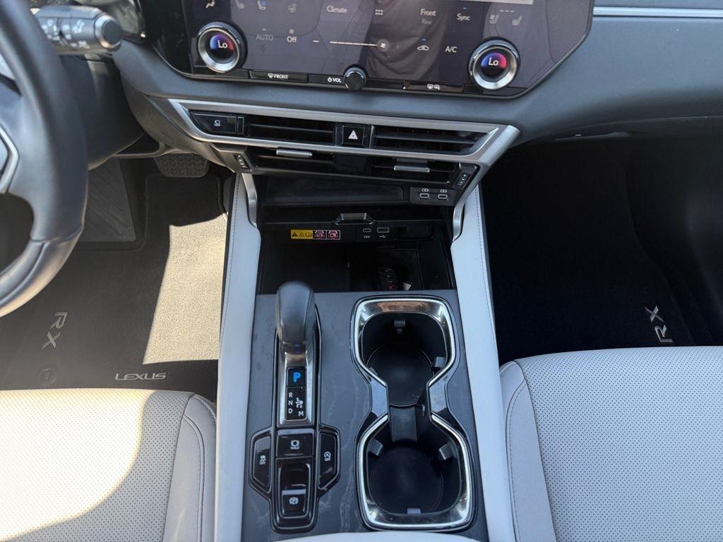 Lexus RX  2024