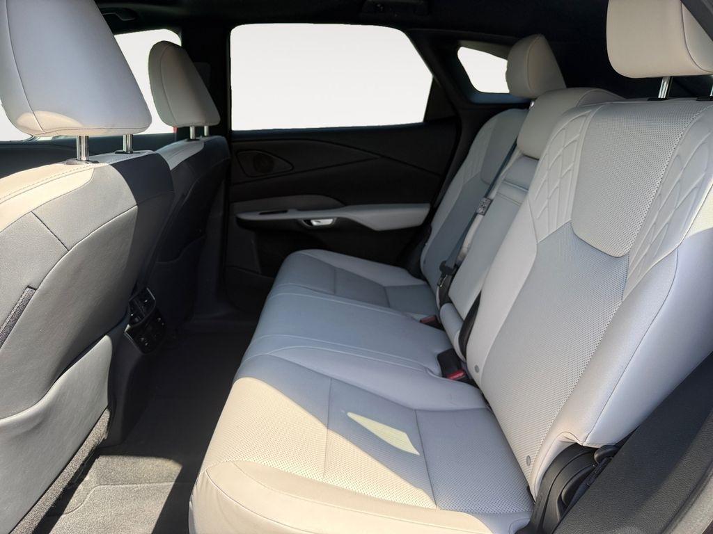 Lexus RX  2024