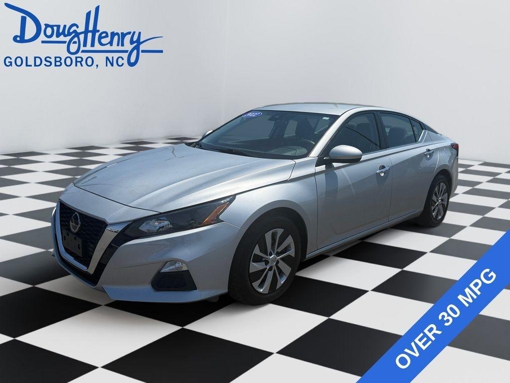 Nissan Altima  2022