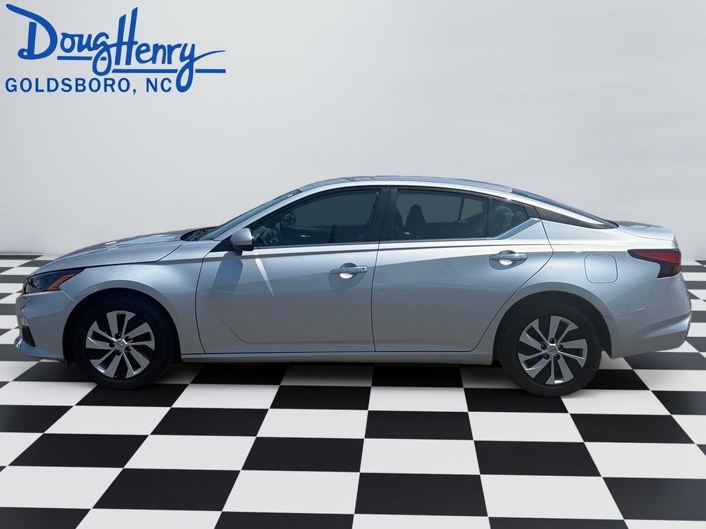 Nissan Altima  2022