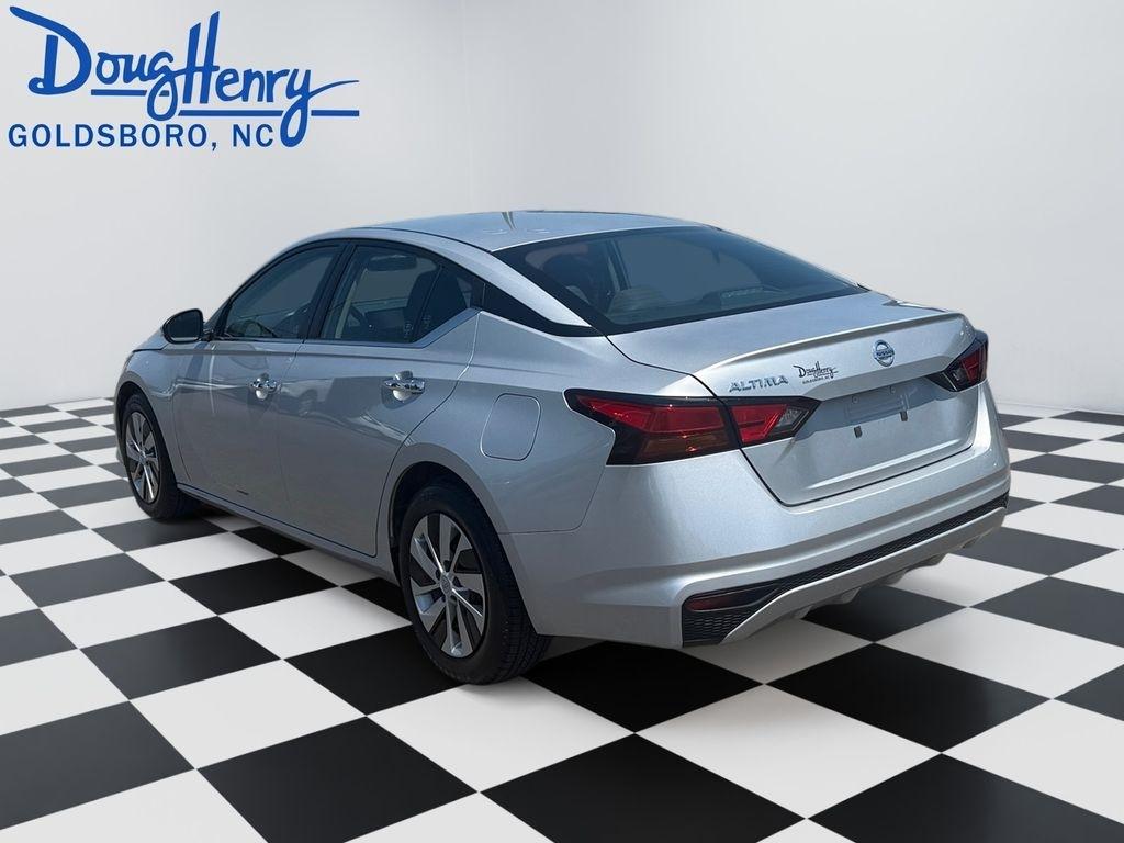 Nissan Altima  2022