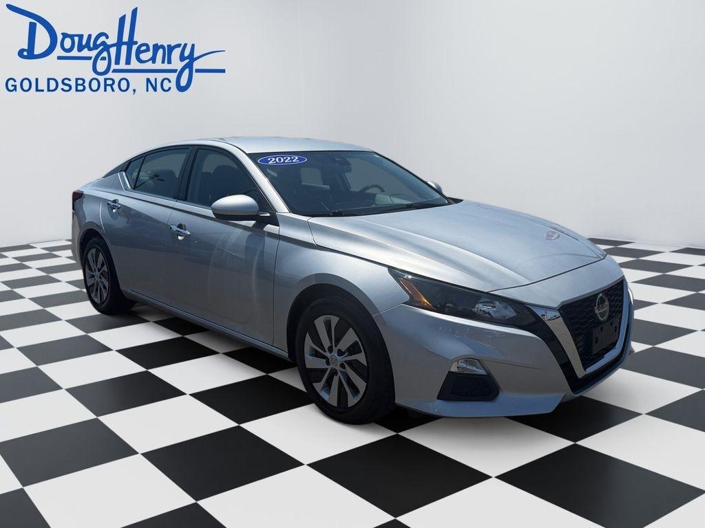 Nissan Altima  2022