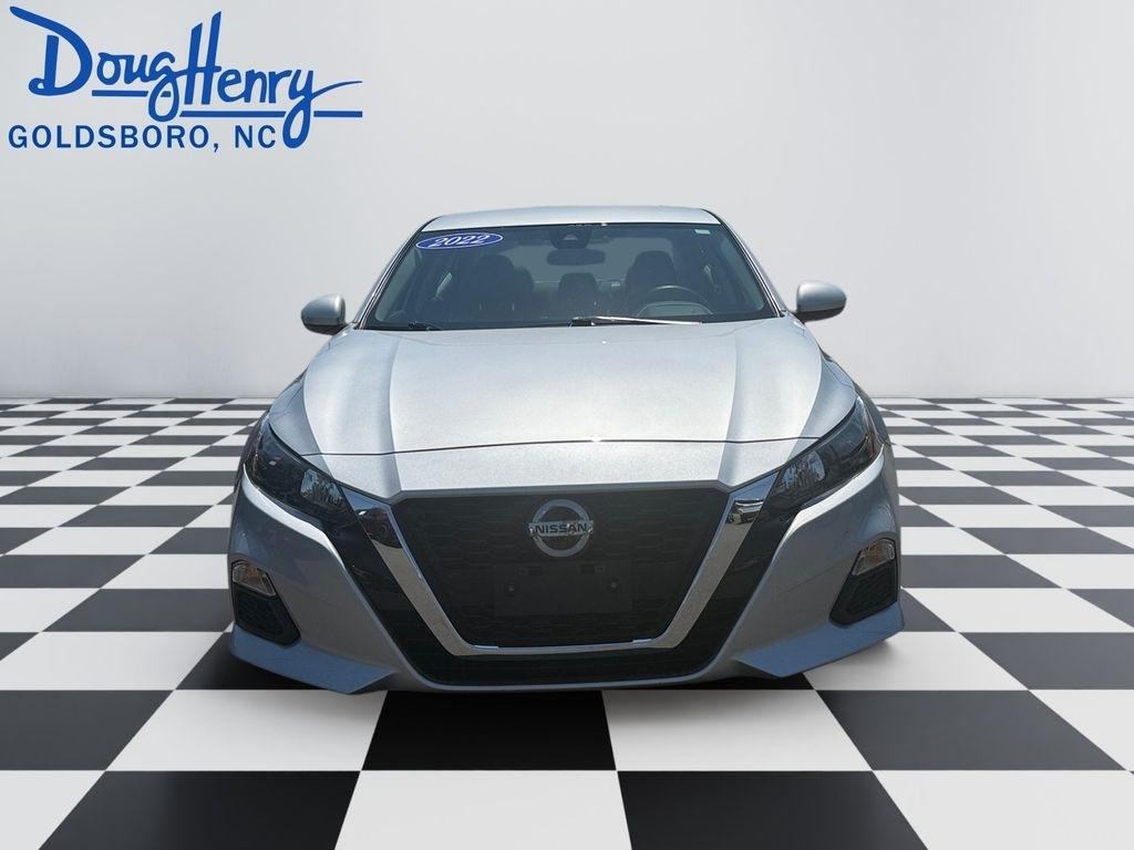 Nissan Altima  2022