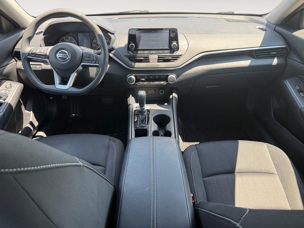 Nissan Altima  2022