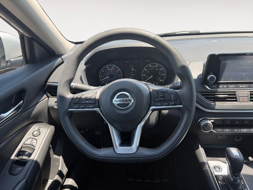 Nissan Altima  2022