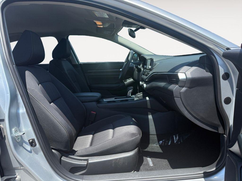 Nissan Altima  2022