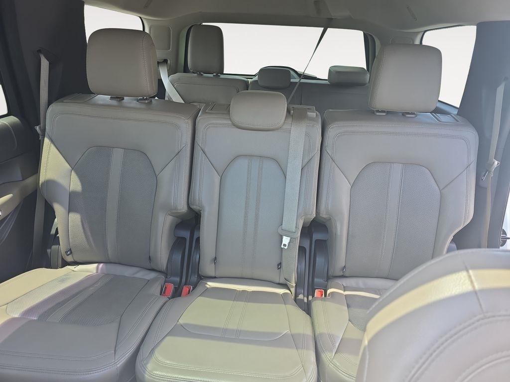Ford Expedition  2021