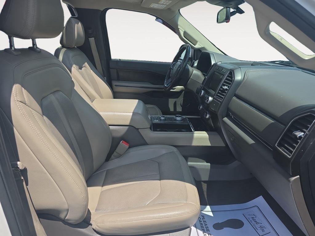 Ford Expedition  2021
