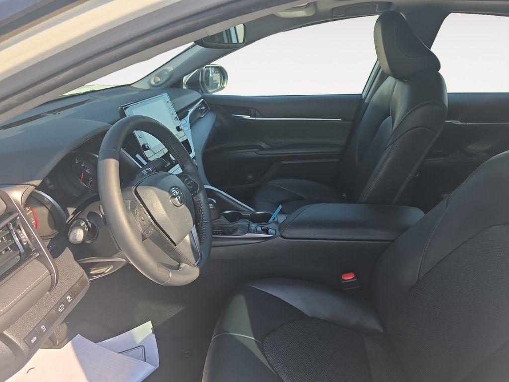 Toyota Camry  2021