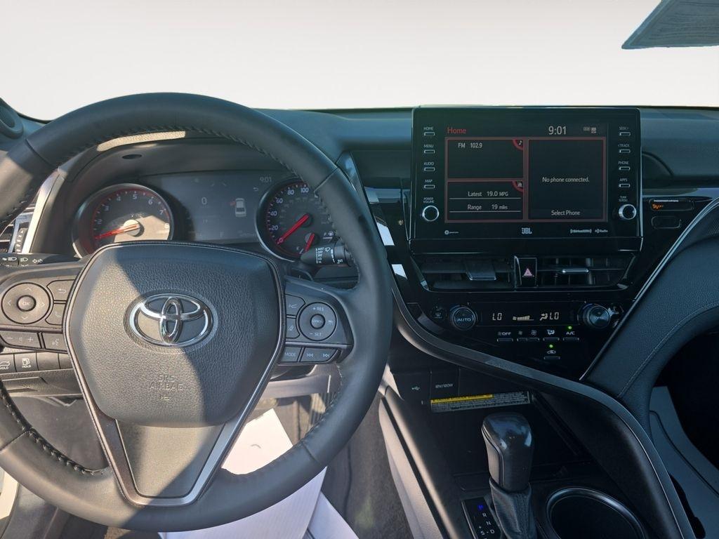 Toyota Camry  2021