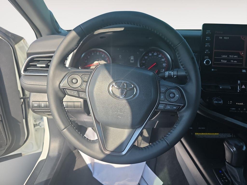 Toyota Camry  2021