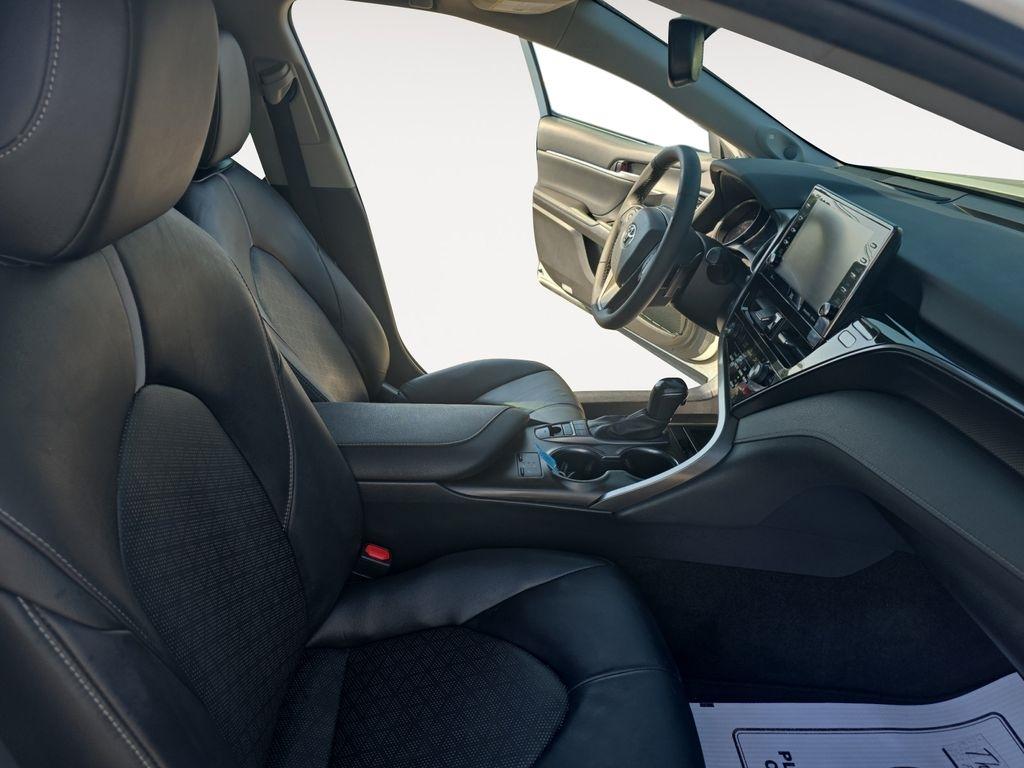 Toyota Camry  2021