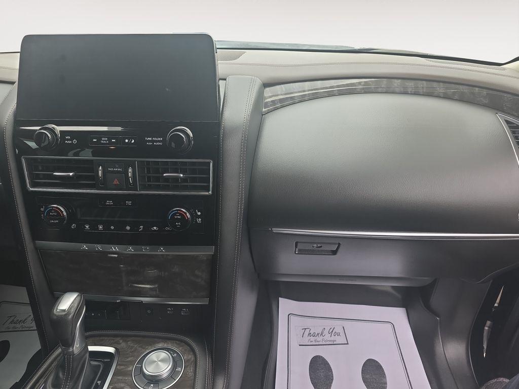 Nissan Armada  2021