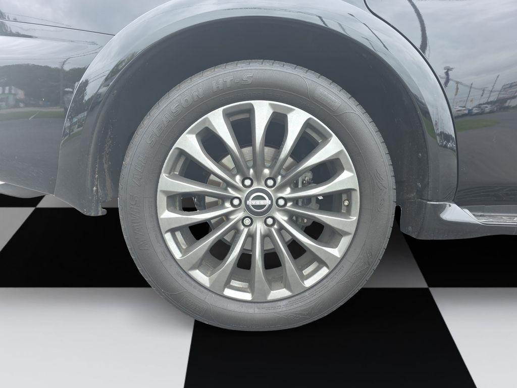 Nissan Armada  2021