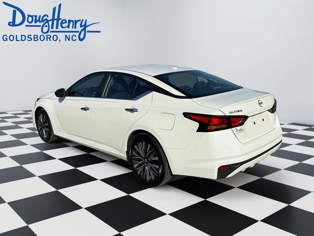 Nissan Altima  2025