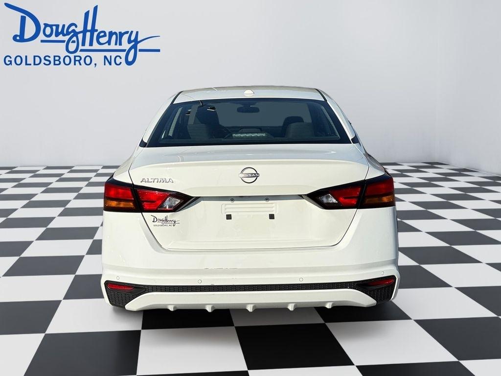Nissan Altima  2025