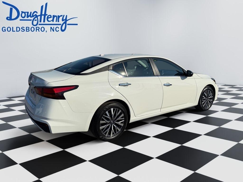 Nissan Altima  2025