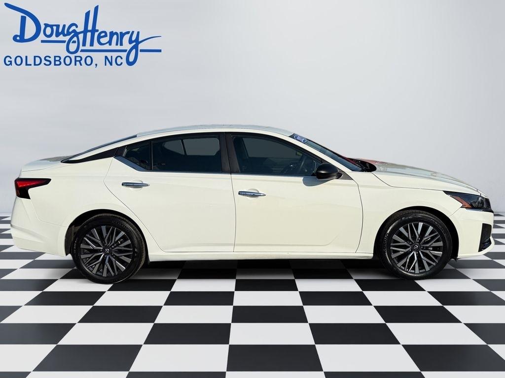 Nissan Altima  2025