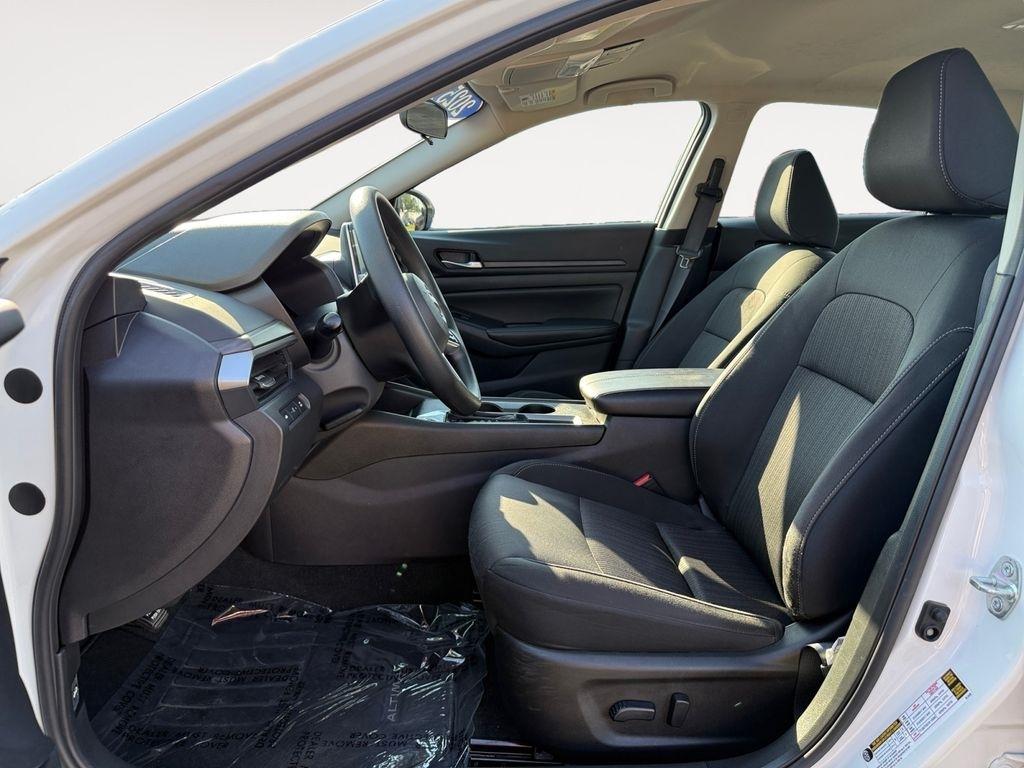 Nissan Altima  2025