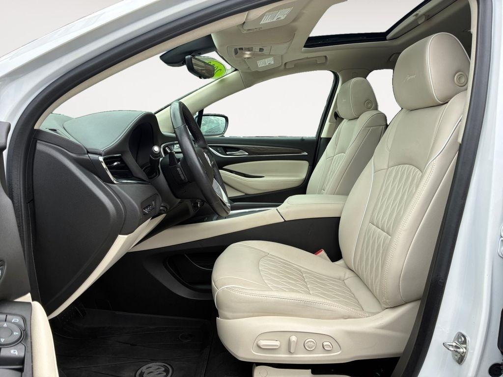 Buick Enclave  2023