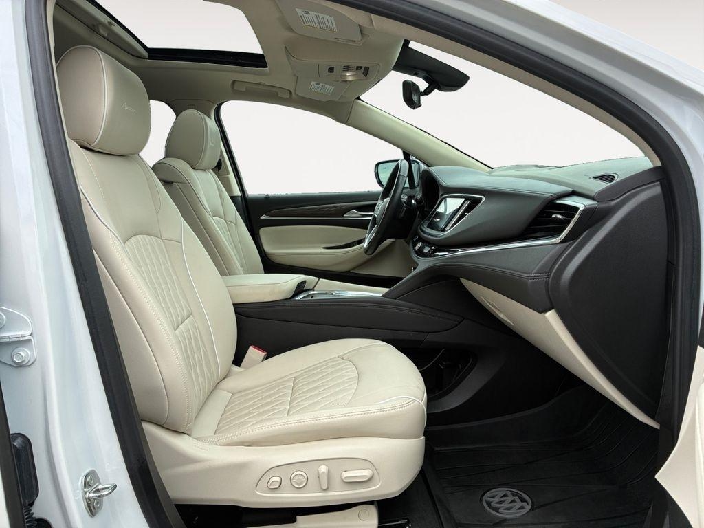 Buick Enclave  2023