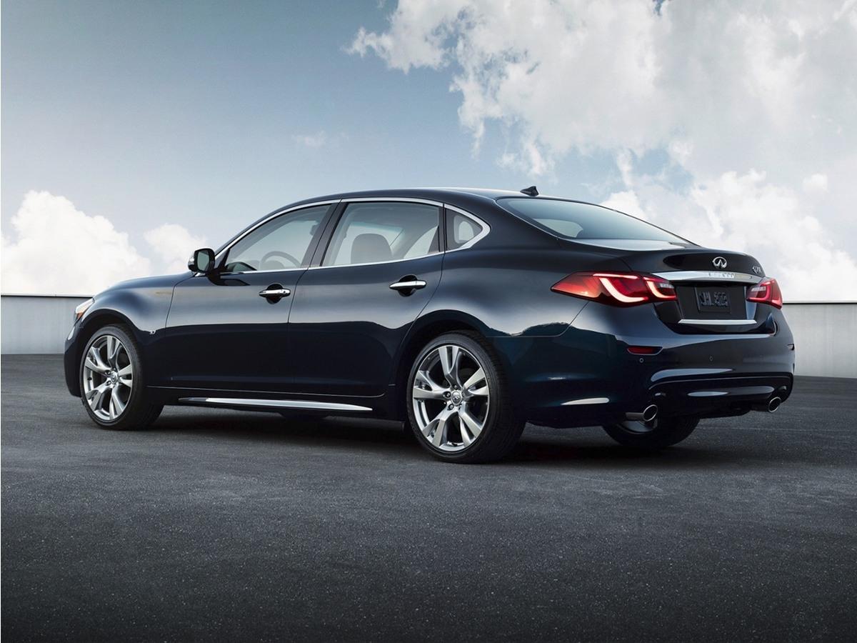 Infiniti Q70L  2016