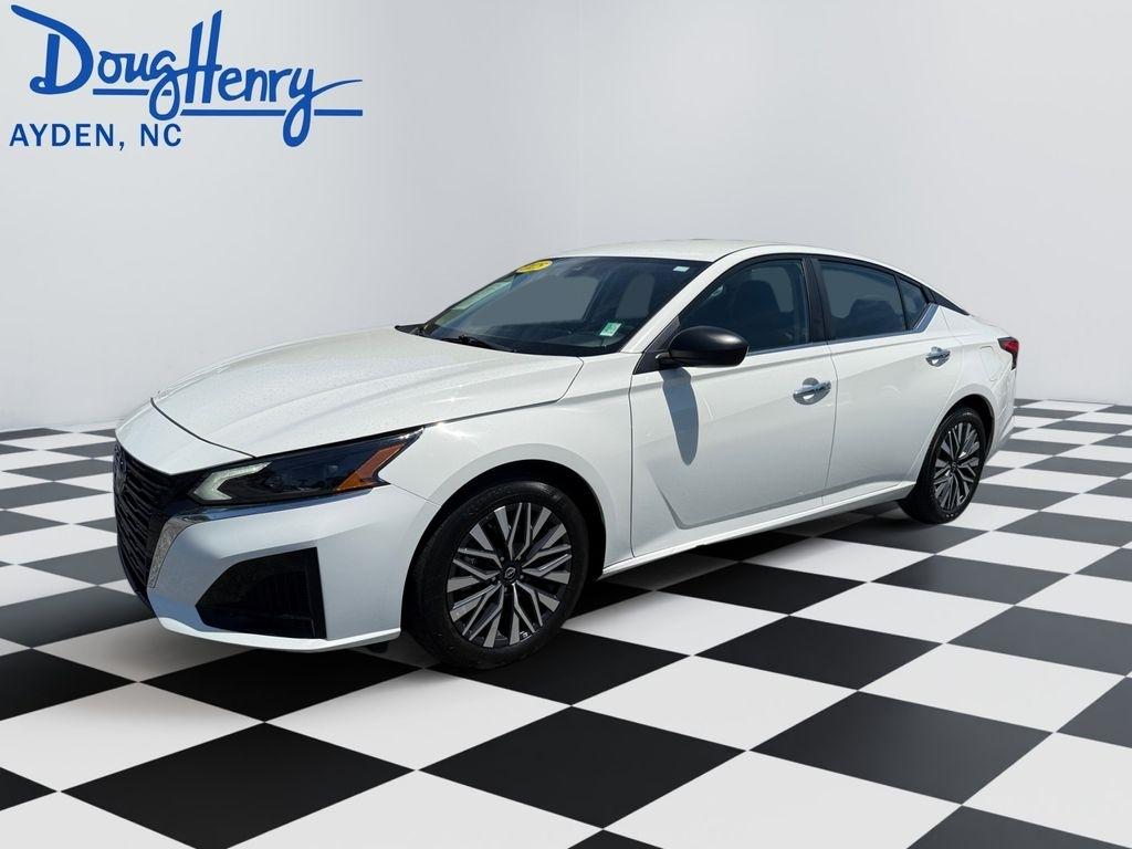 Nissan Altima  2025