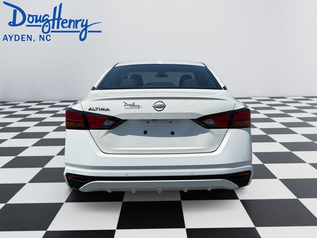 Nissan Altima  2025