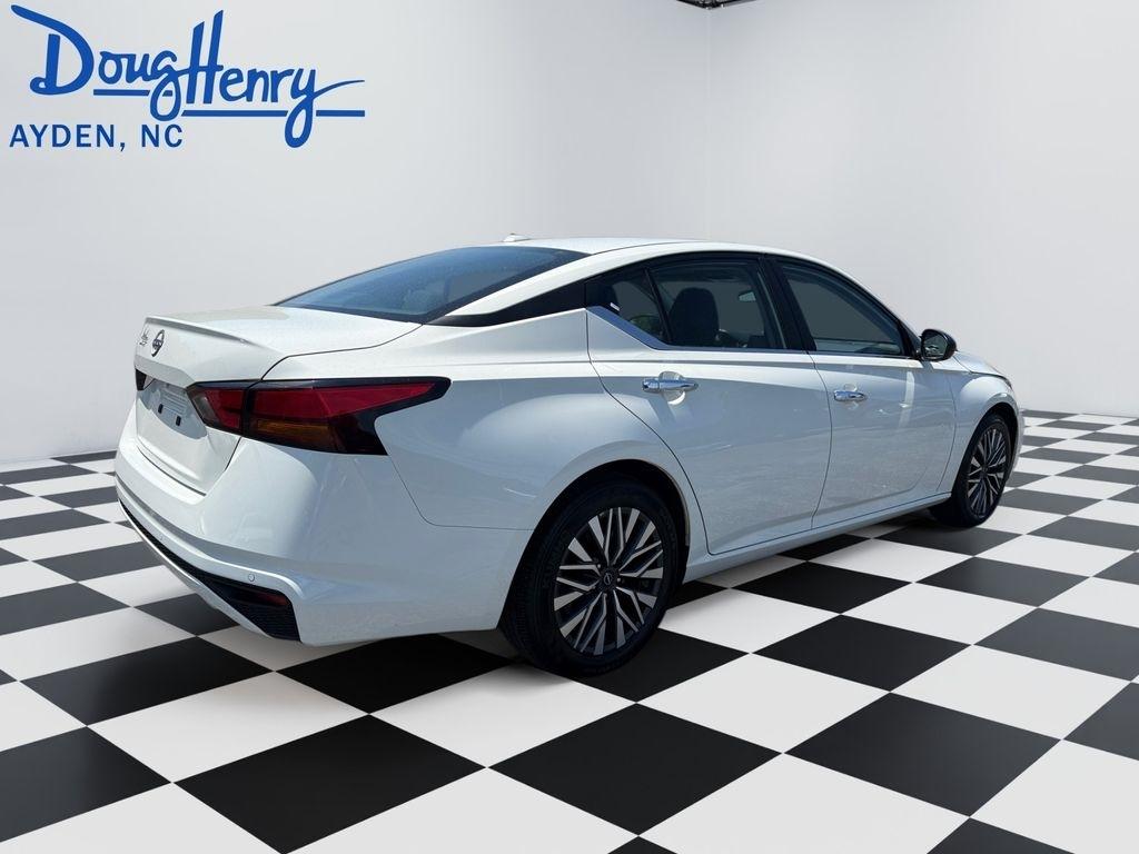 Nissan Altima  2025