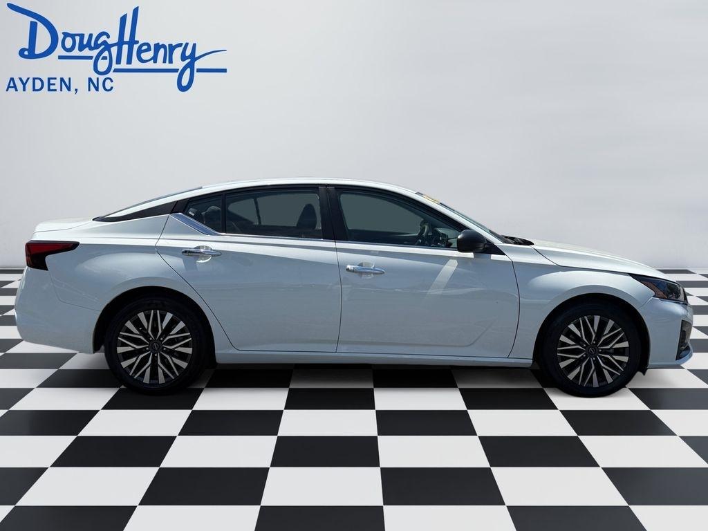 Nissan Altima  2025