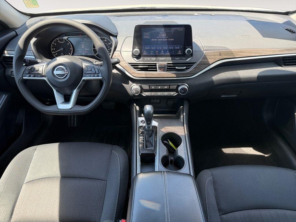 Nissan Altima  2025