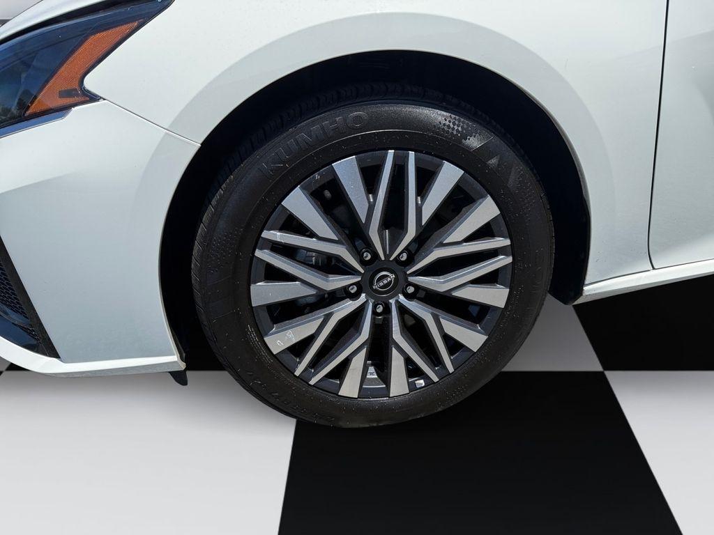 Nissan Altima  2025
