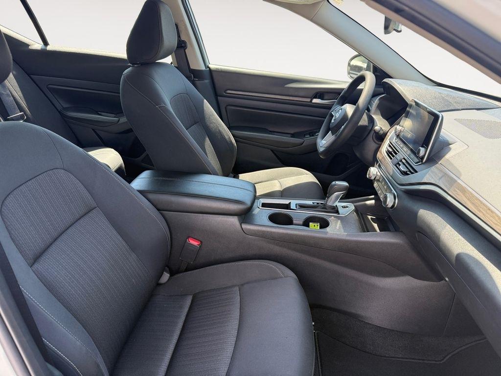 Nissan Altima  2025