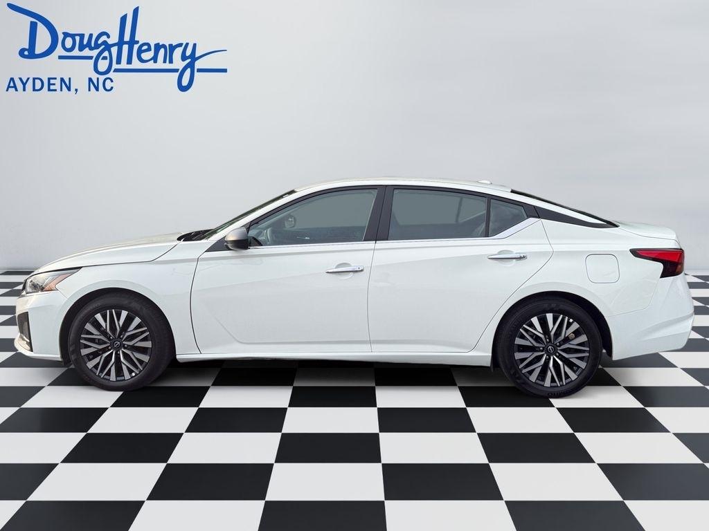 Nissan Altima  2025