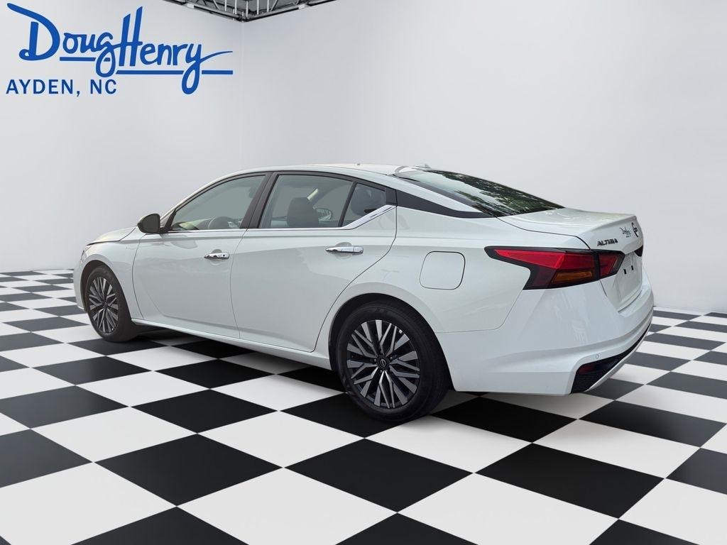 Nissan Altima  2025