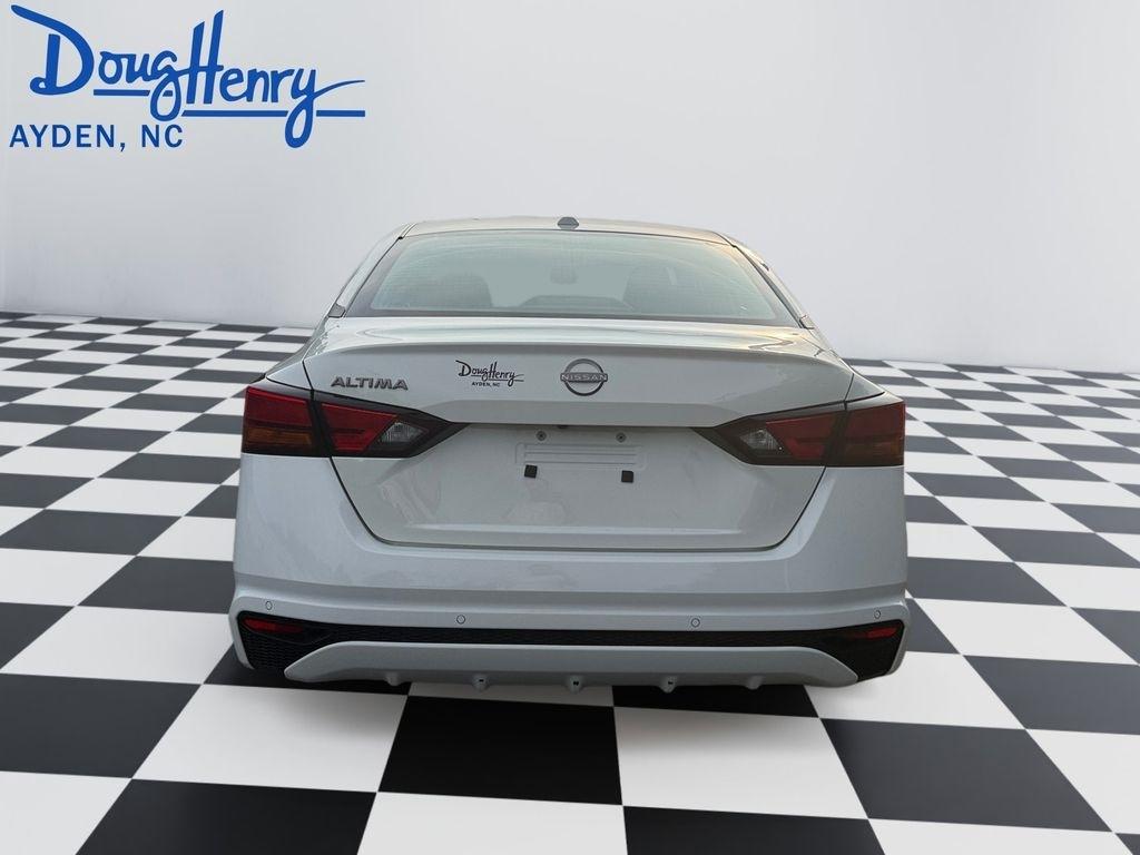 Nissan Altima  2025
