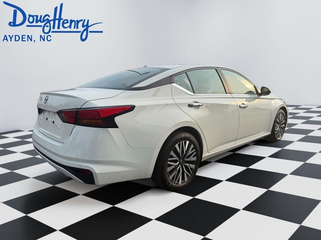 Nissan Altima  2025