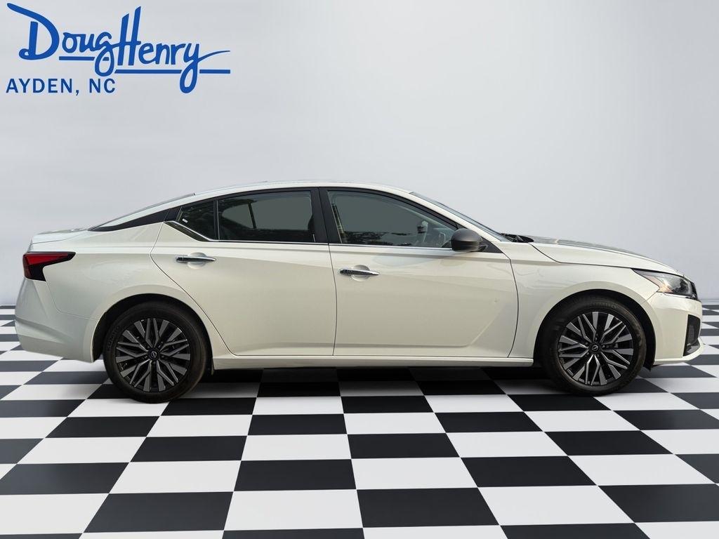 Nissan Altima  2025