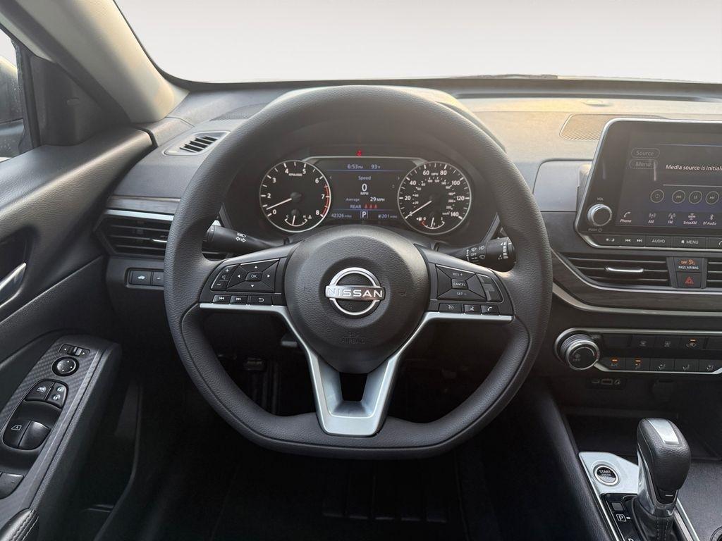 Nissan Altima  2025