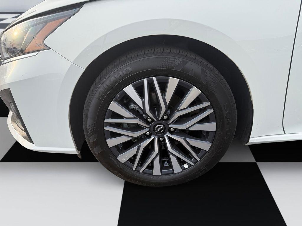 Nissan Altima  2025