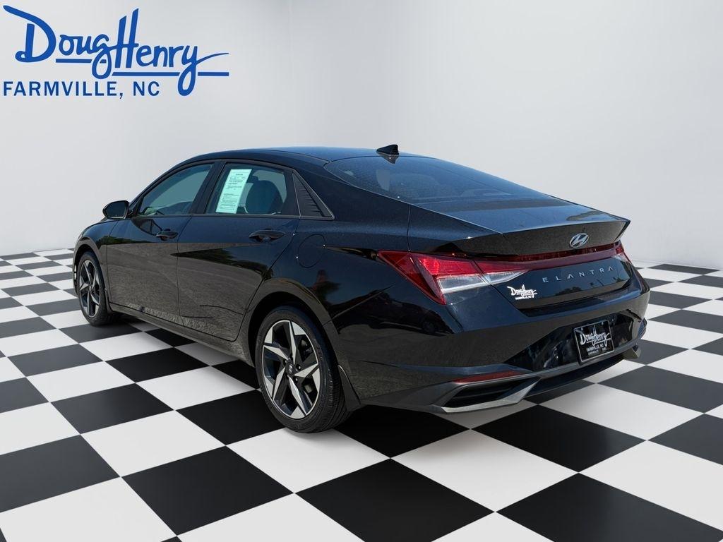 Hyundai Elantra  2023