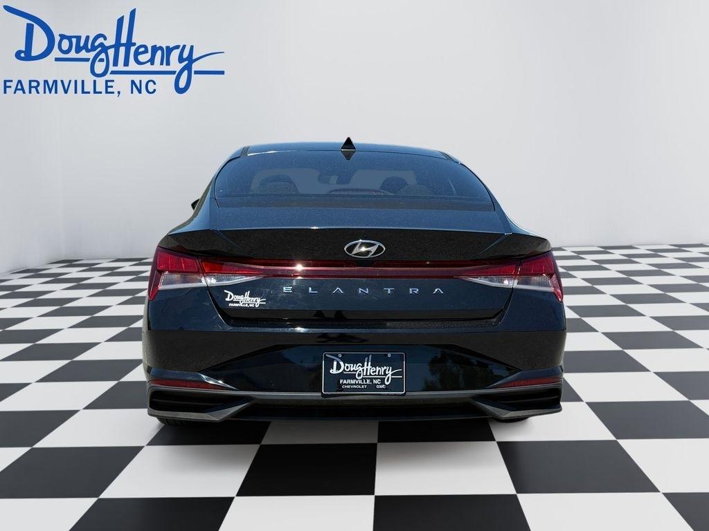 Hyundai Elantra  2023