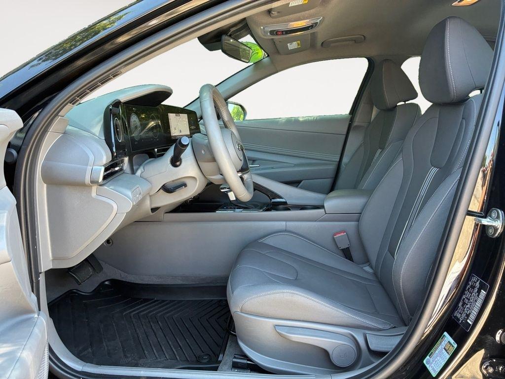 Hyundai Elantra  2023