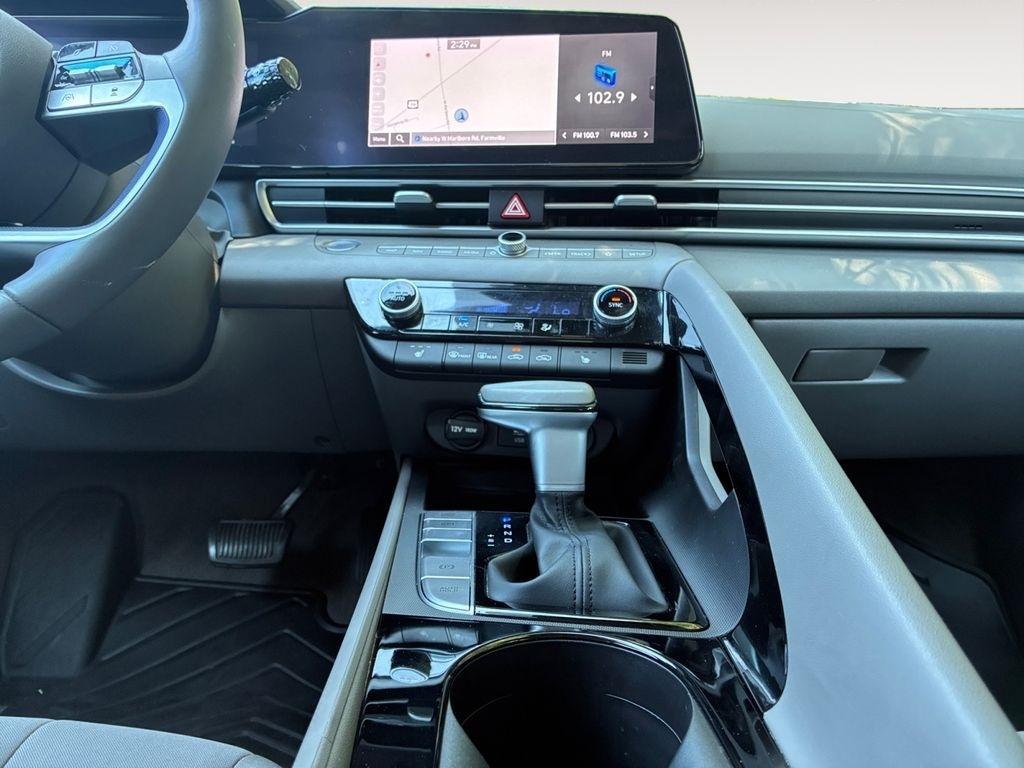 Hyundai Elantra  2023